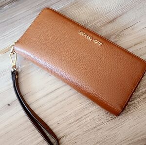 Michael Kors Jet Set Travel Saffiano Leather Quarter-Zip Wallet